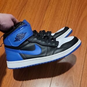 Nike Men's Black, Blue, and White Sneakers